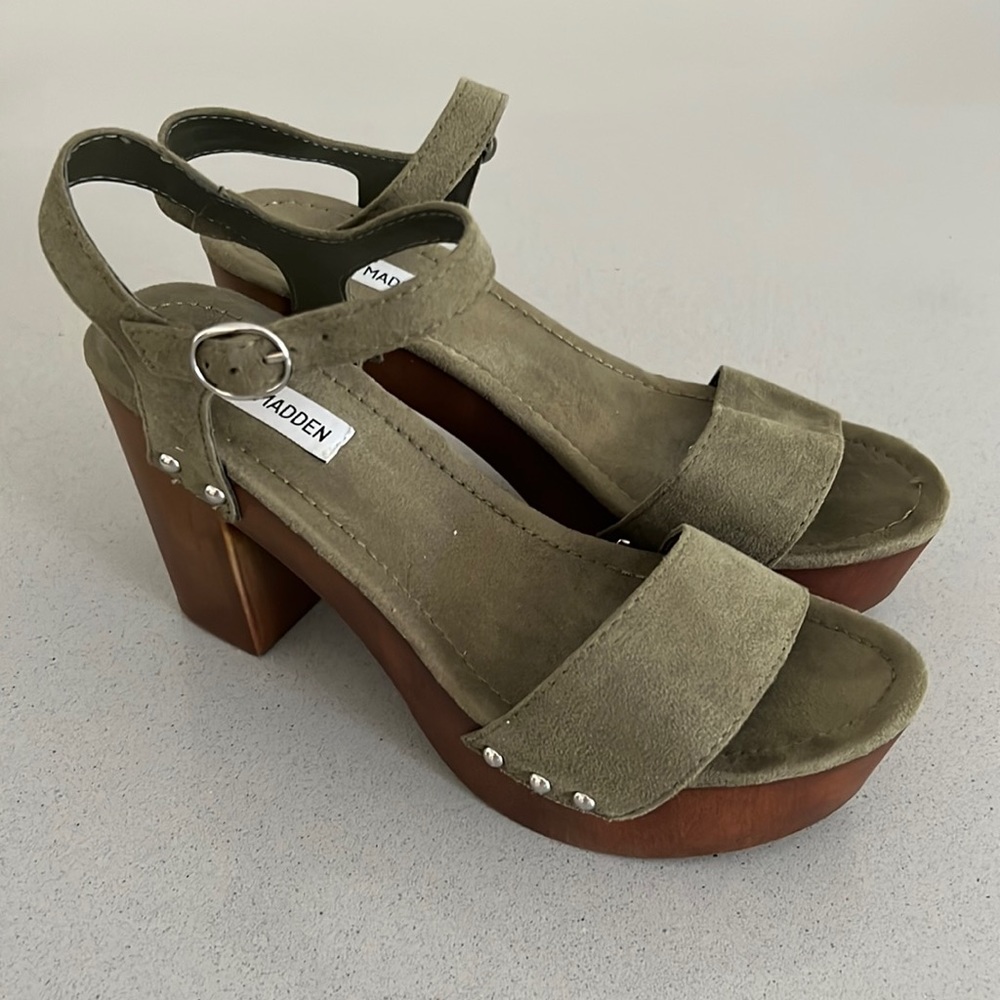 Steve Madden Lifted Wooden Wedge